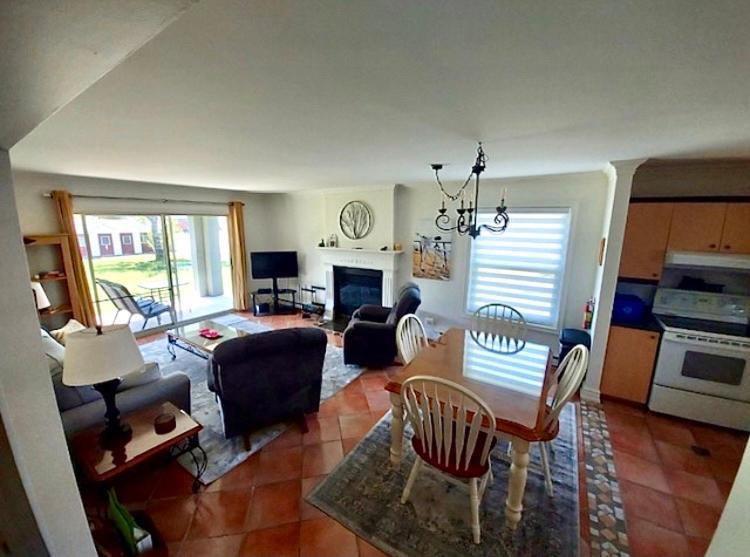 Superbe Condo Plage-Memphremagog Εξωτερικό φωτογραφία