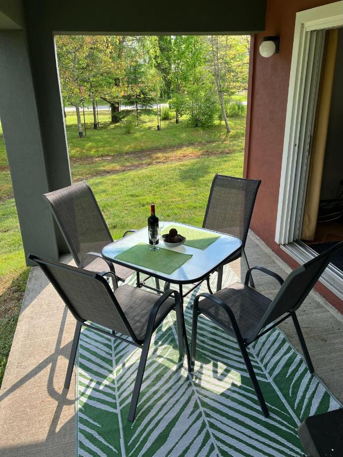 Superbe Condo Plage-Memphremagog Εξωτερικό φωτογραφία